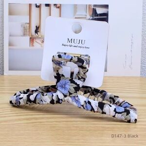 Black Floral Hair Accessory